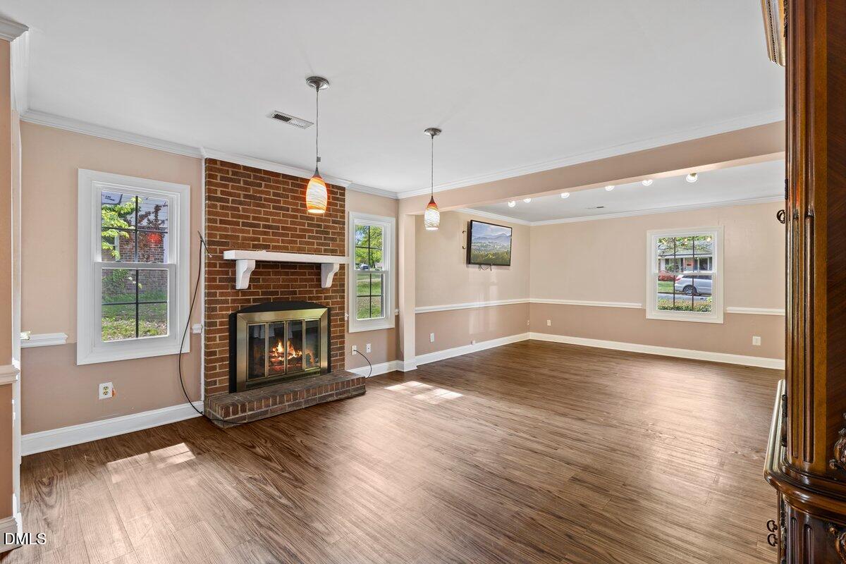 2323 Buckingham Road