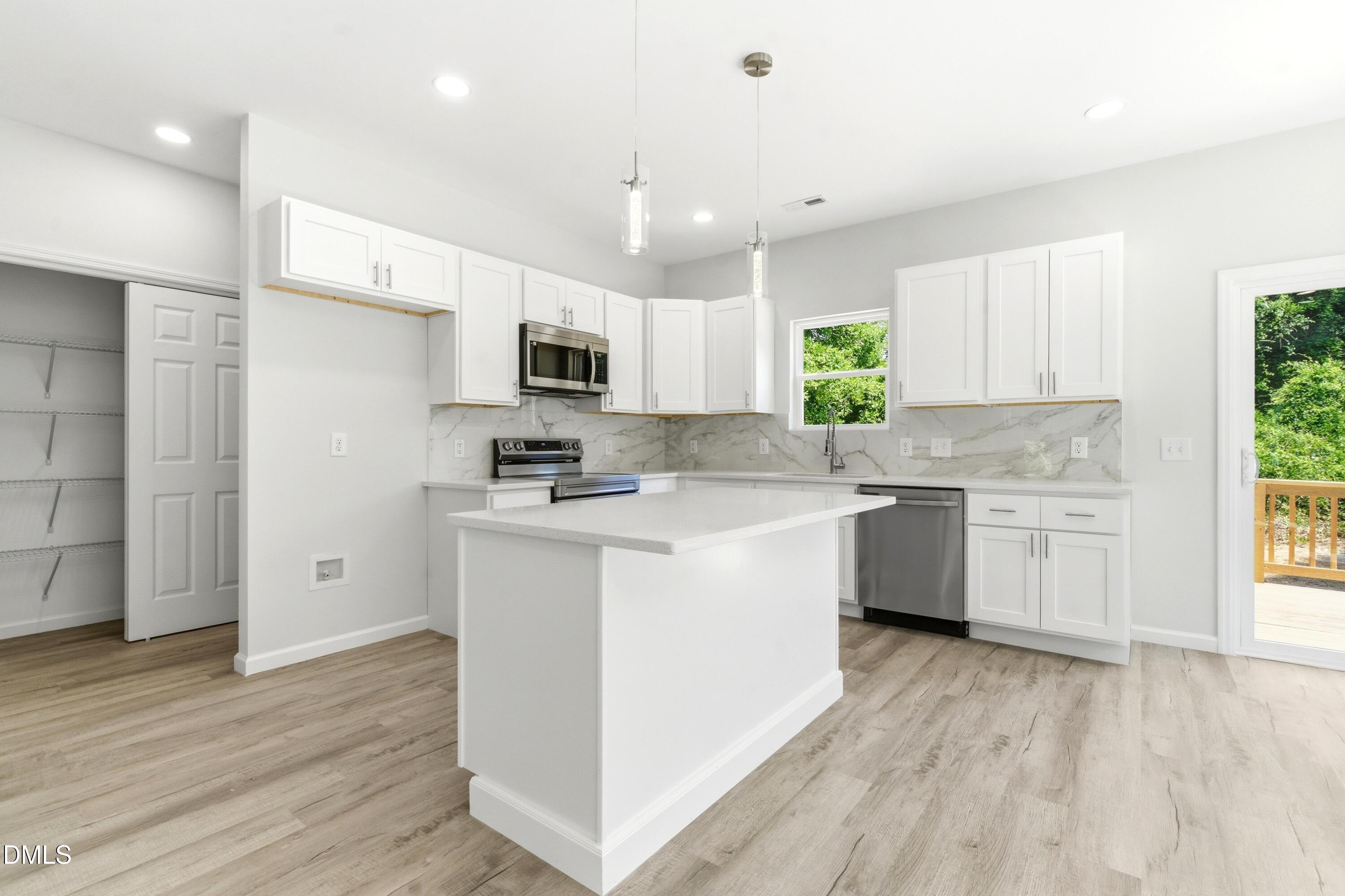 801 Lakeside Avenue