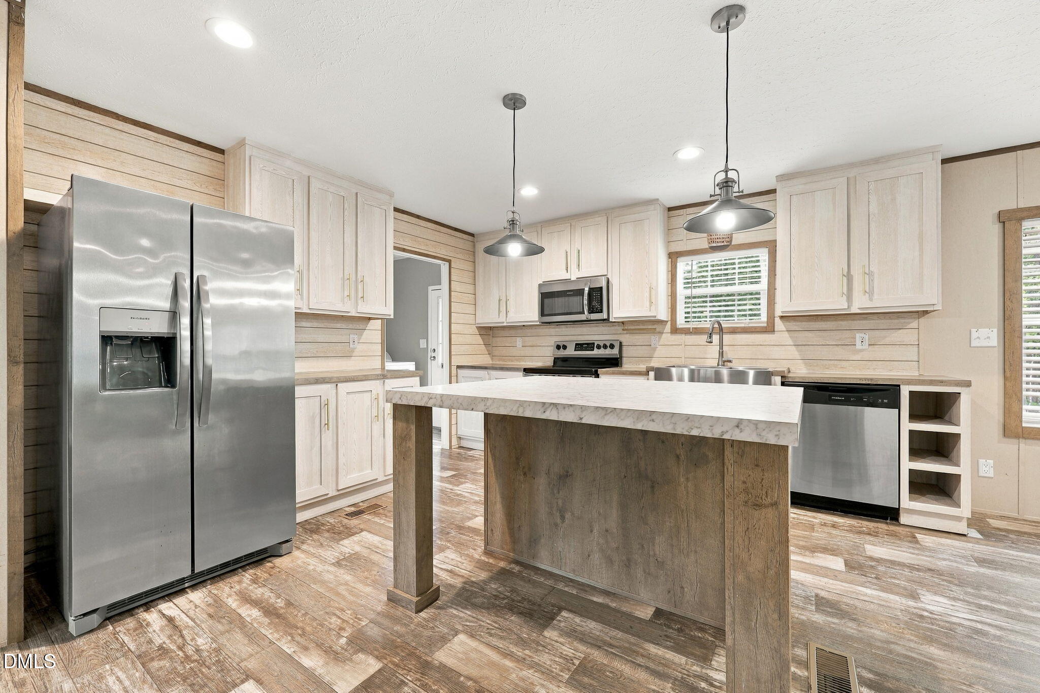 6629 Woodlawn Drive