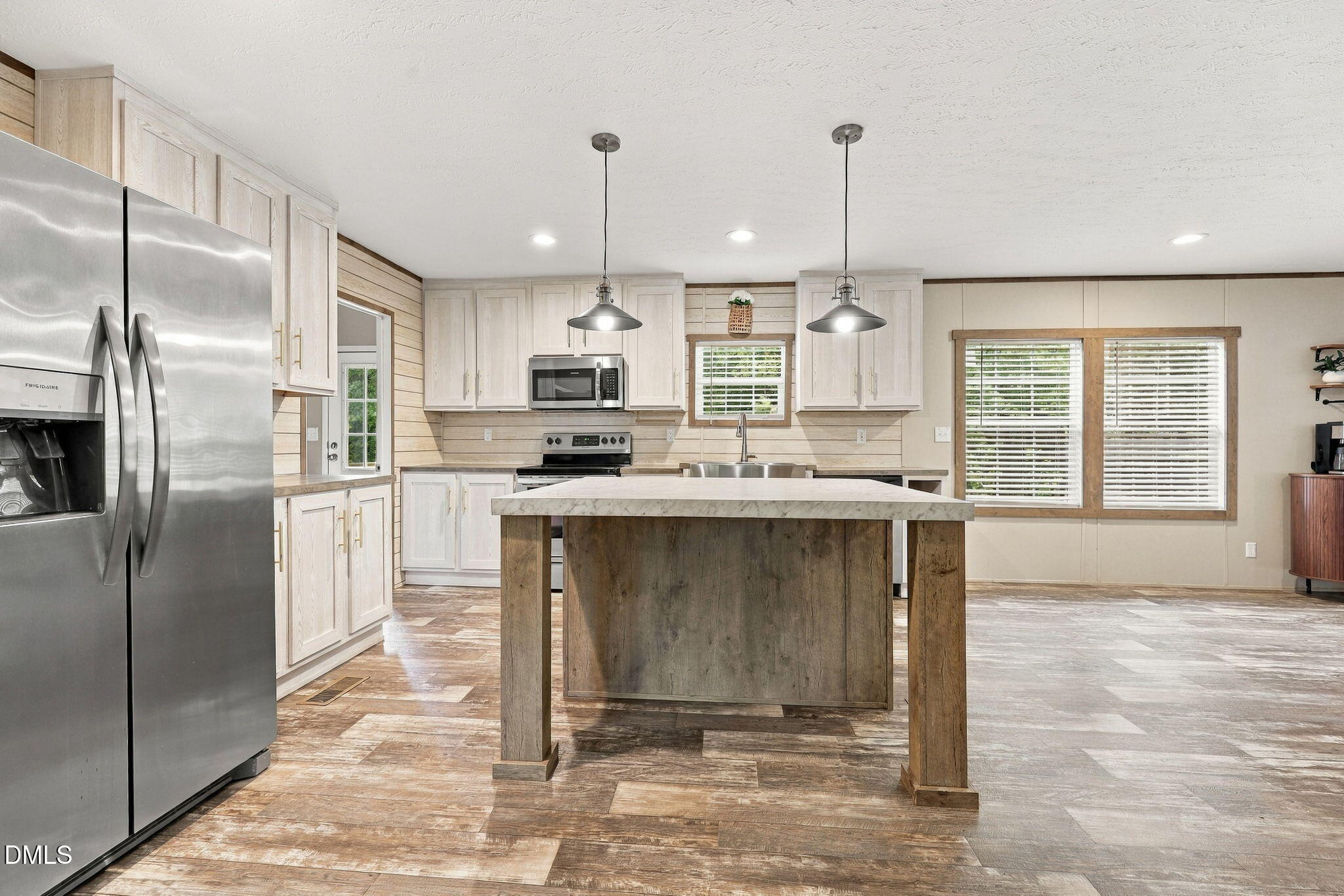 6629 Woodlawn Drive