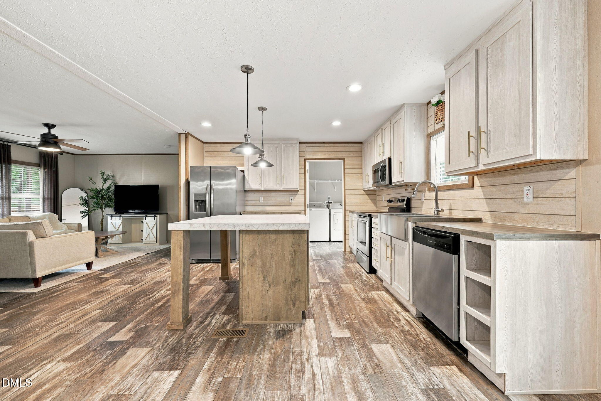 6629 Woodlawn Drive