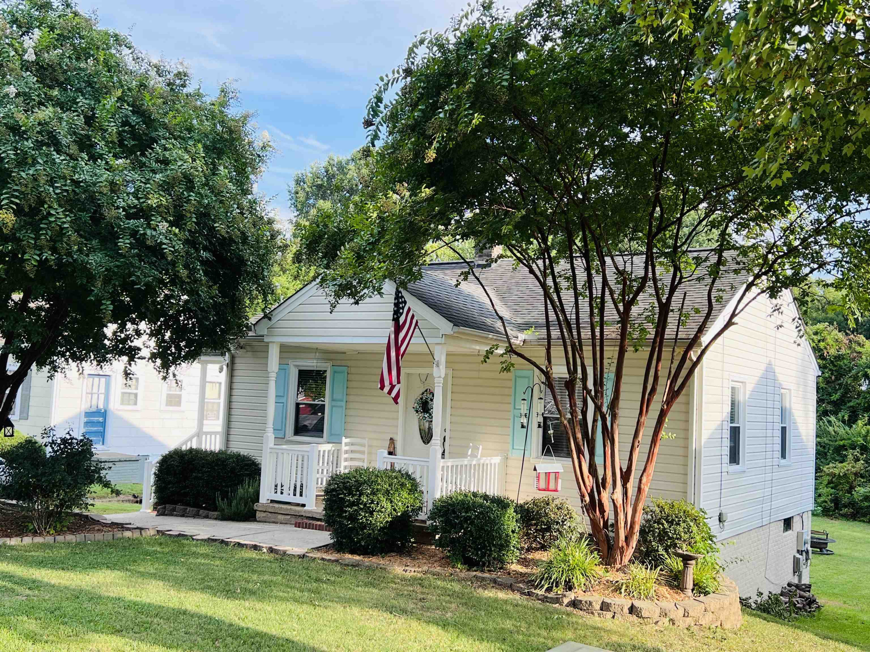 400 W Gilbreath Street