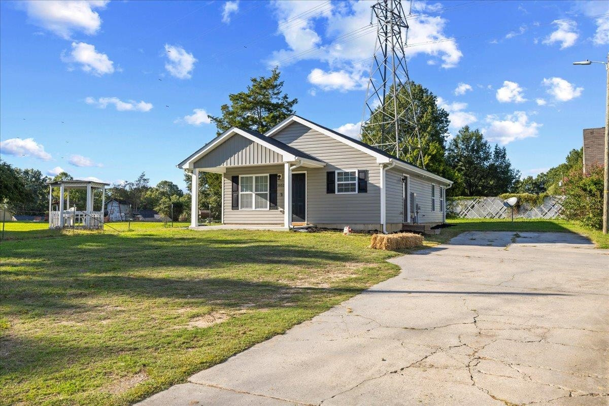 1032 Apple Street