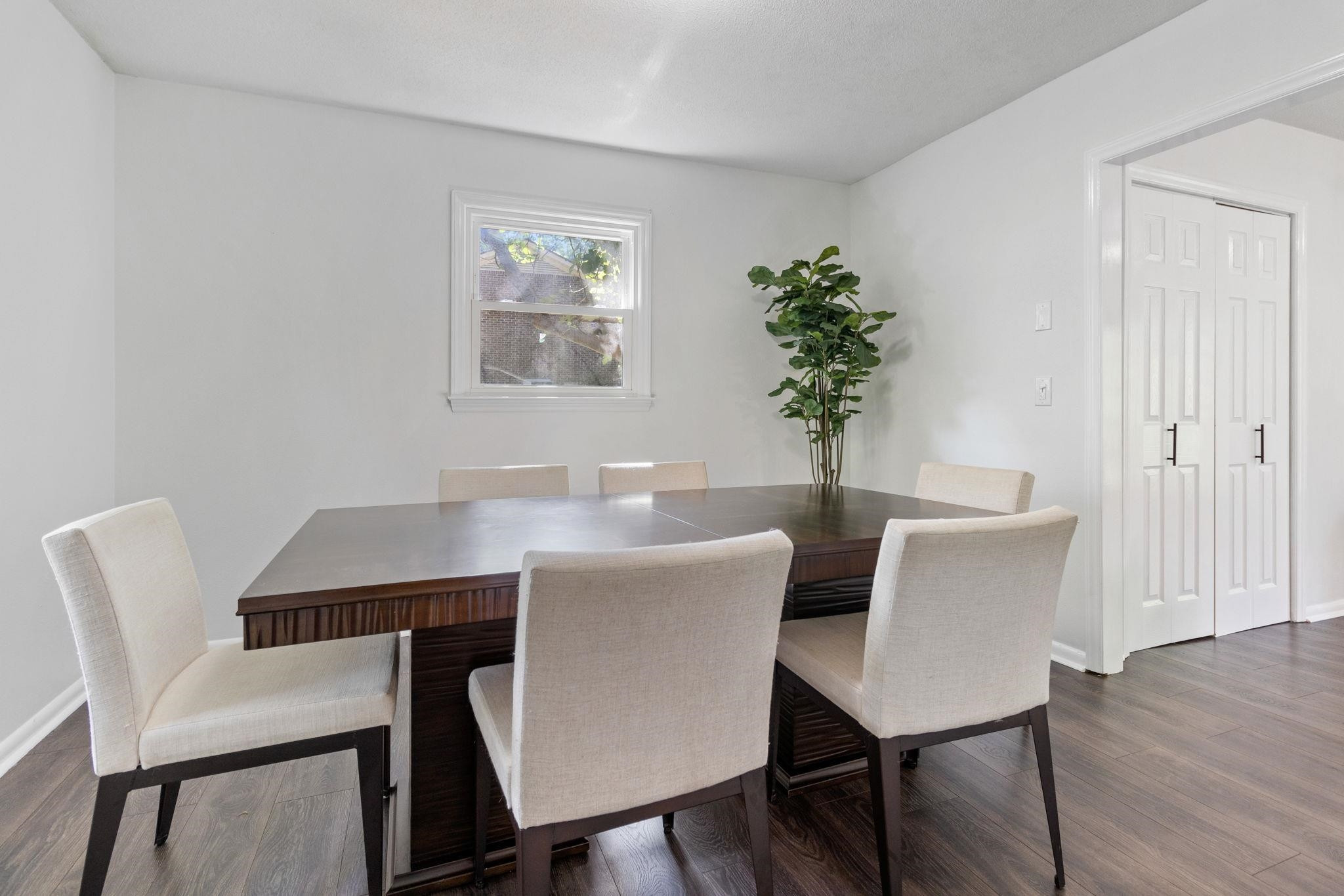 5611 Willow Drive
