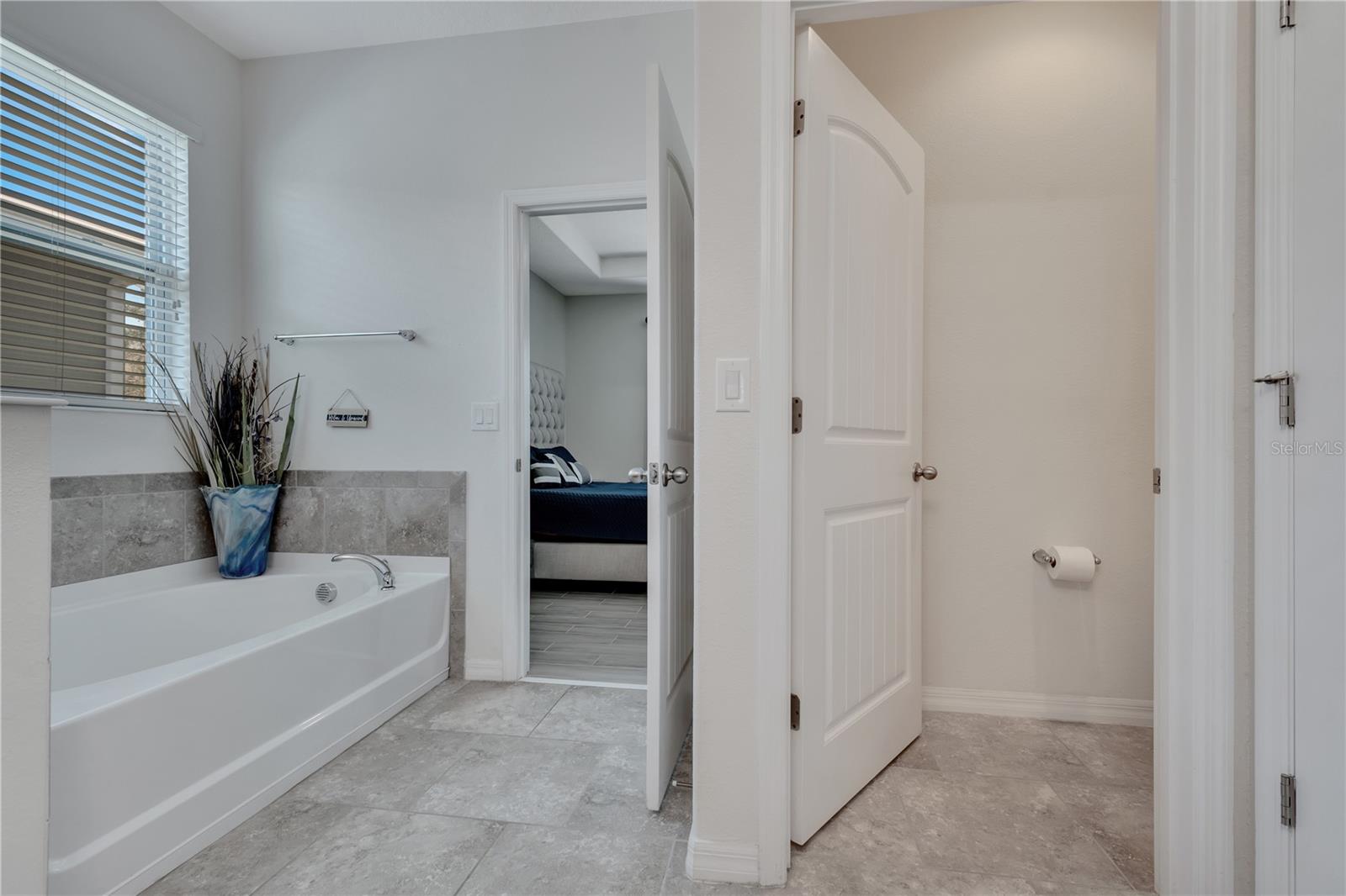 1875 RUSTIC FALLS DR