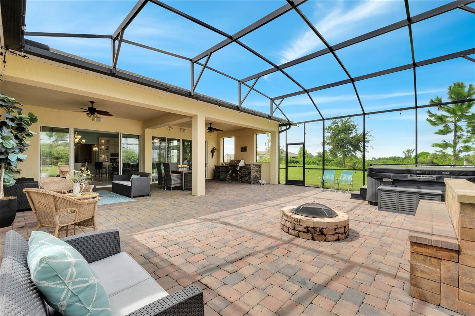 2618 MEADOWEDGE LOOP