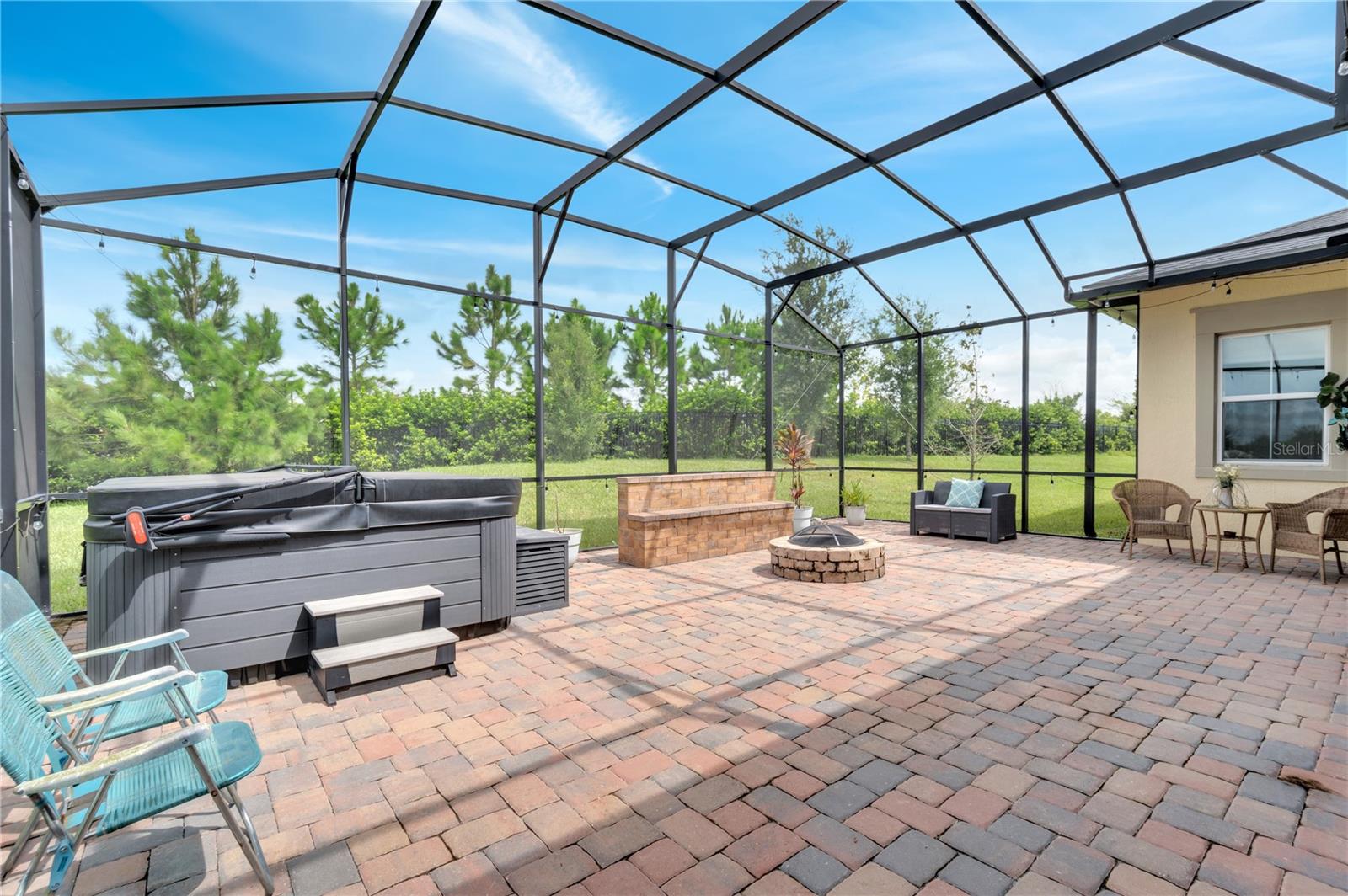 2618 MEADOWEDGE LOOP