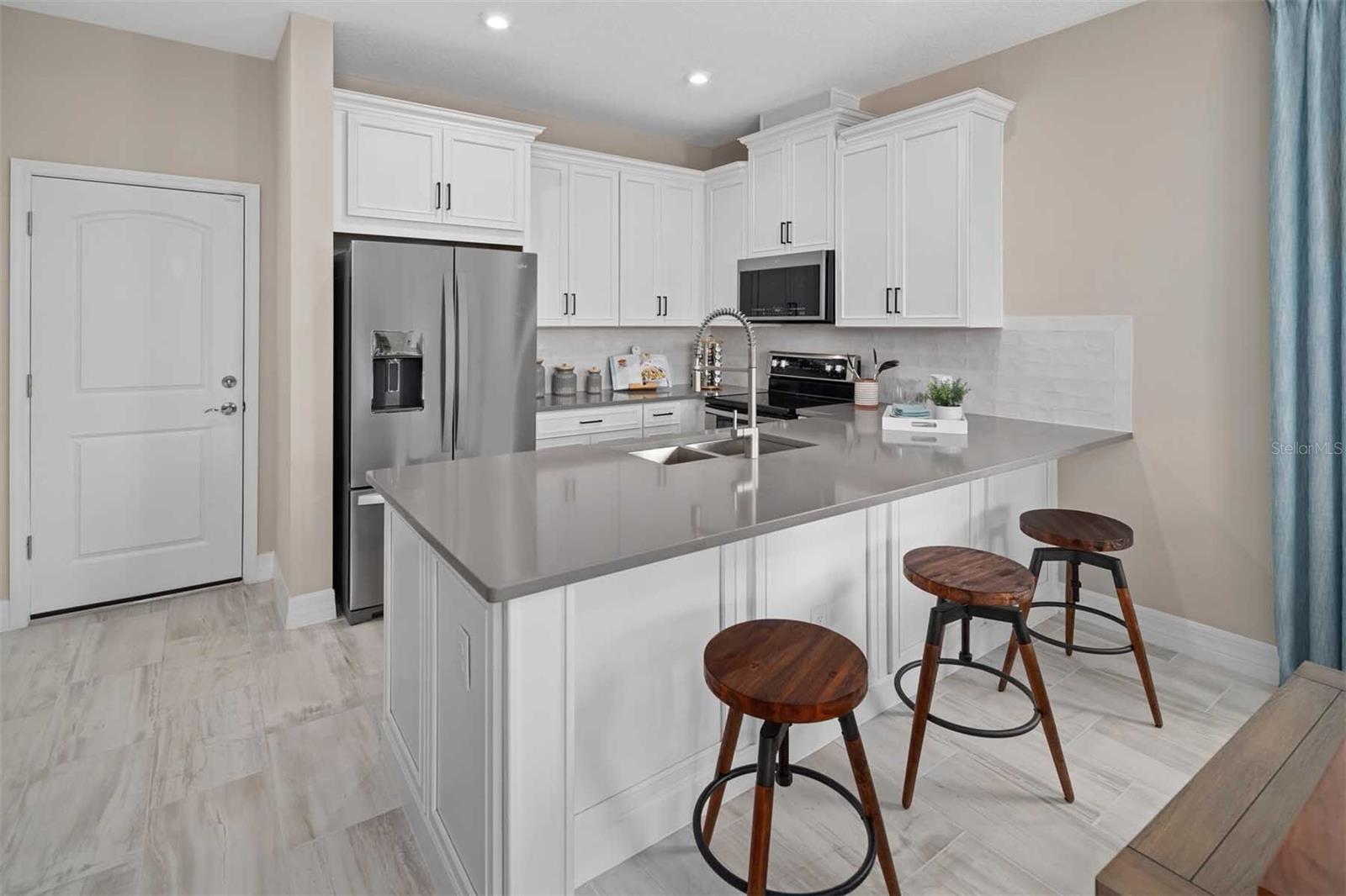 7774 CLOVE HITCH WAY