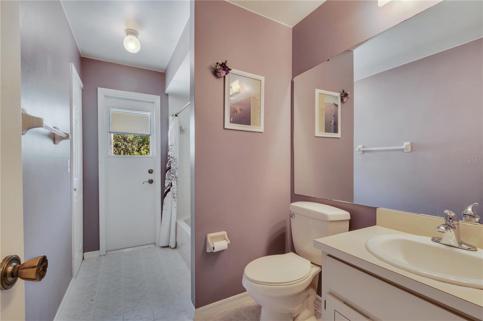 4809 BREEZY PALMS CT