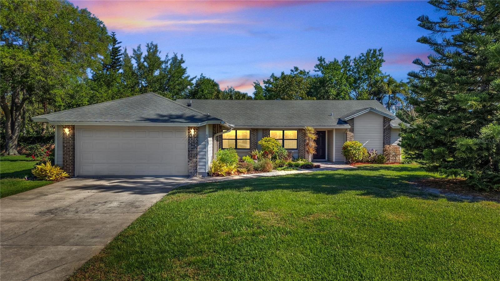 4809 BREEZY PALMS CT