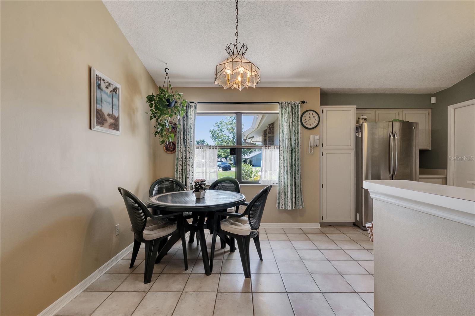 4809 BREEZY PALMS CT