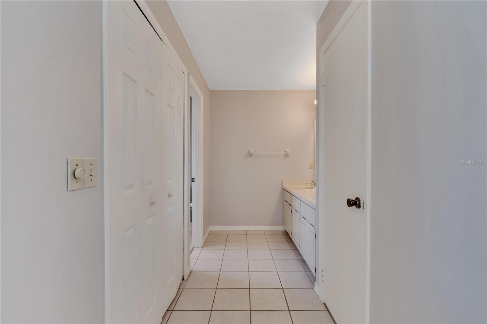 4809 BREEZY PALMS CT