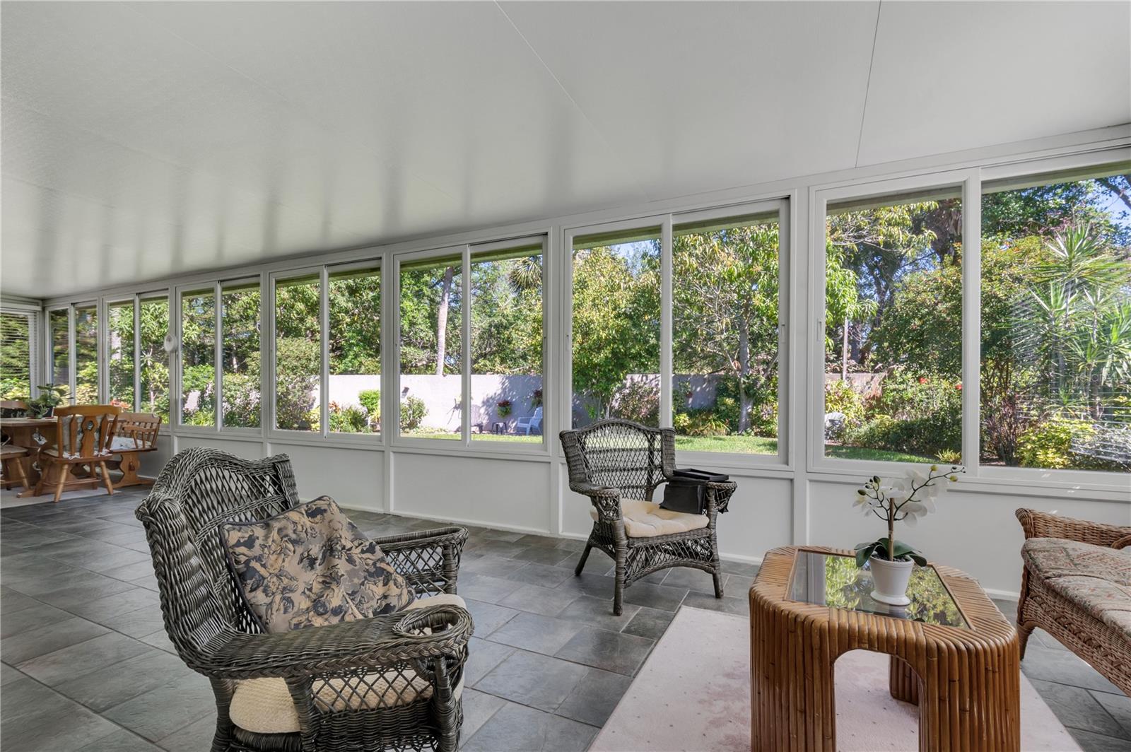 4809 BREEZY PALMS CT