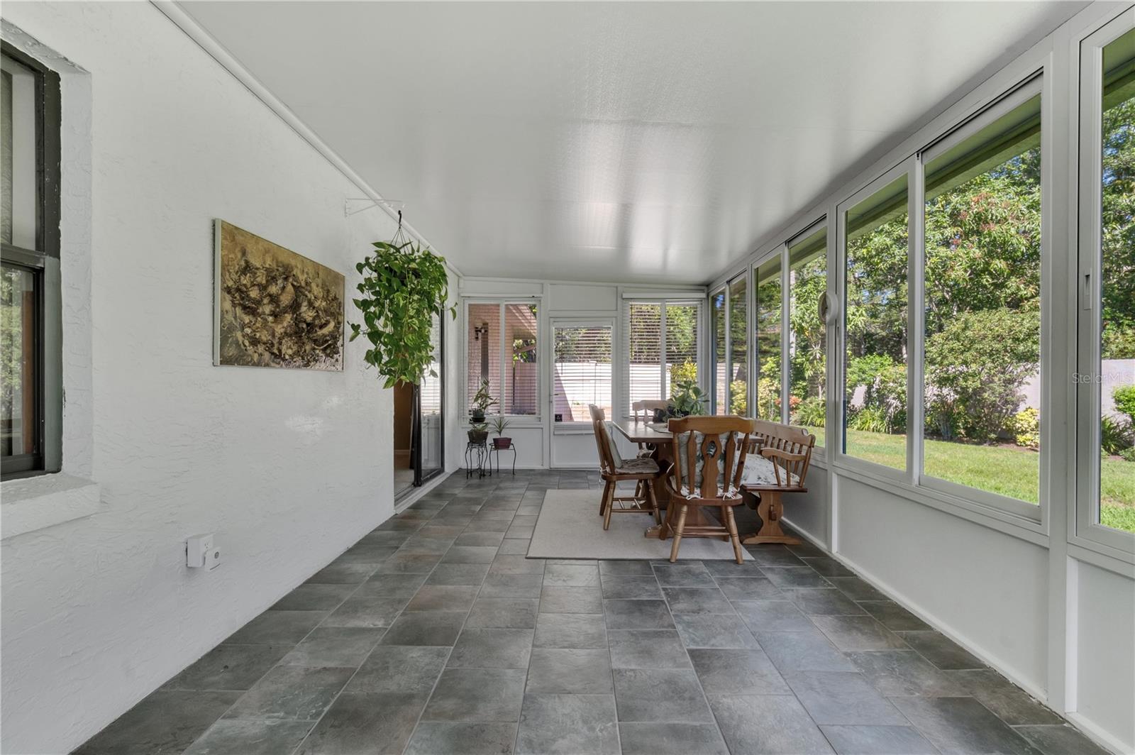 4809 BREEZY PALMS CT