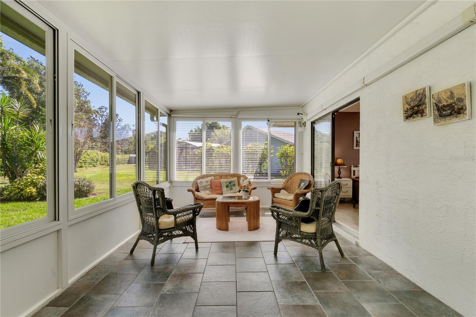 4809 BREEZY PALMS CT