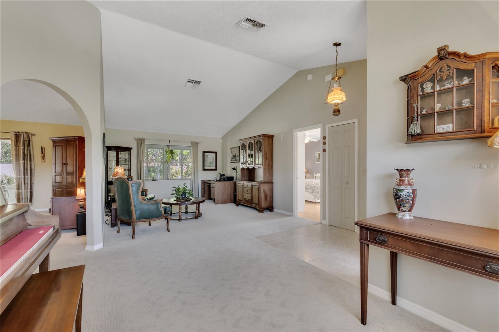 4809 BREEZY PALMS CT