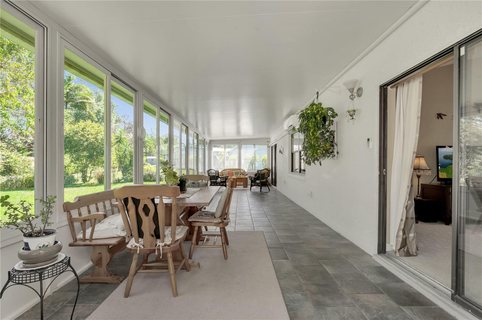 4809 BREEZY PALMS CT