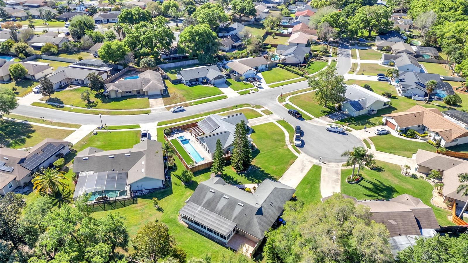 4809 BREEZY PALMS CT