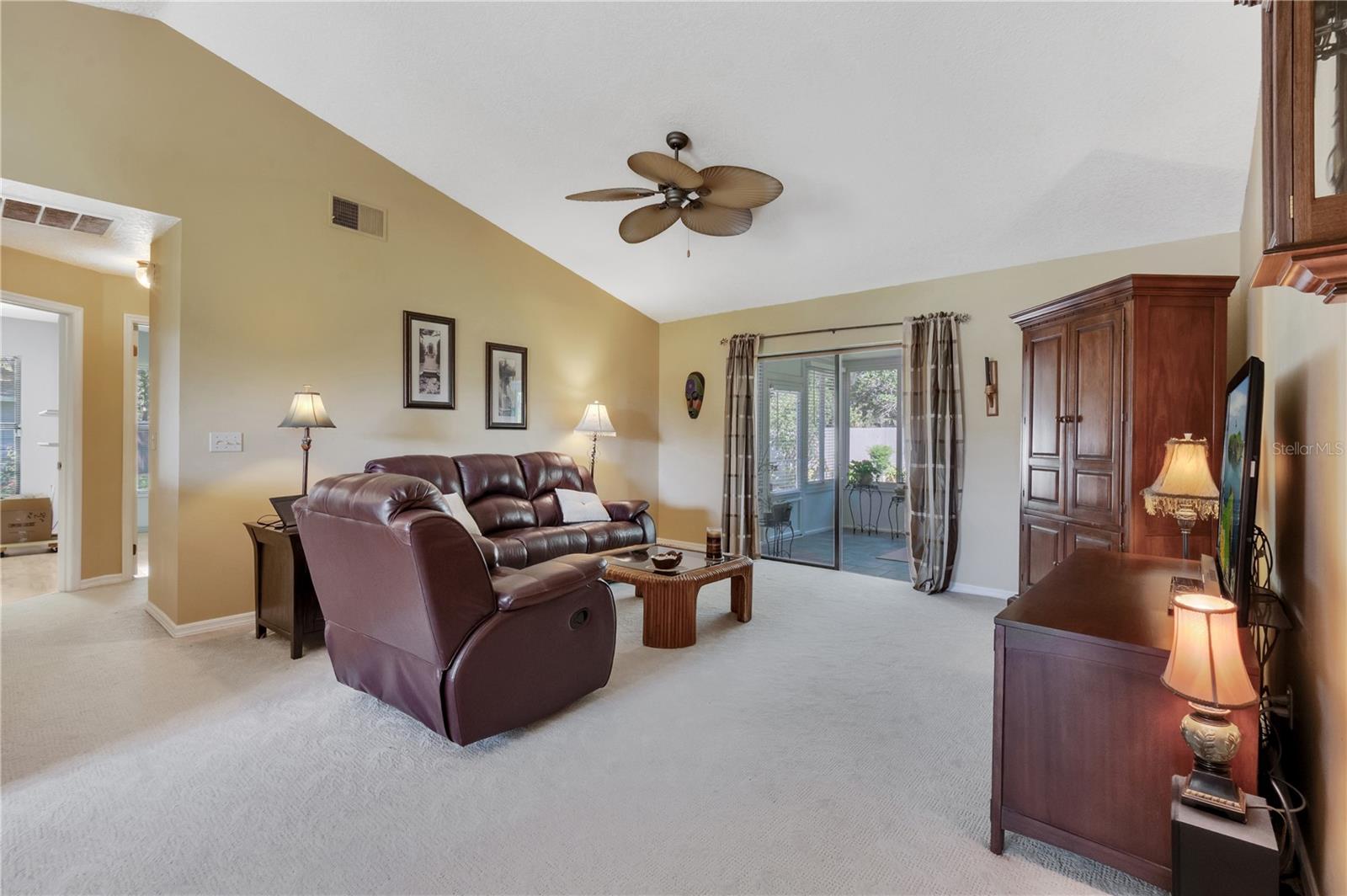 4809 BREEZY PALMS CT