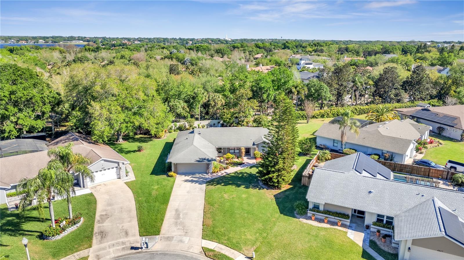 4809 BREEZY PALMS CT