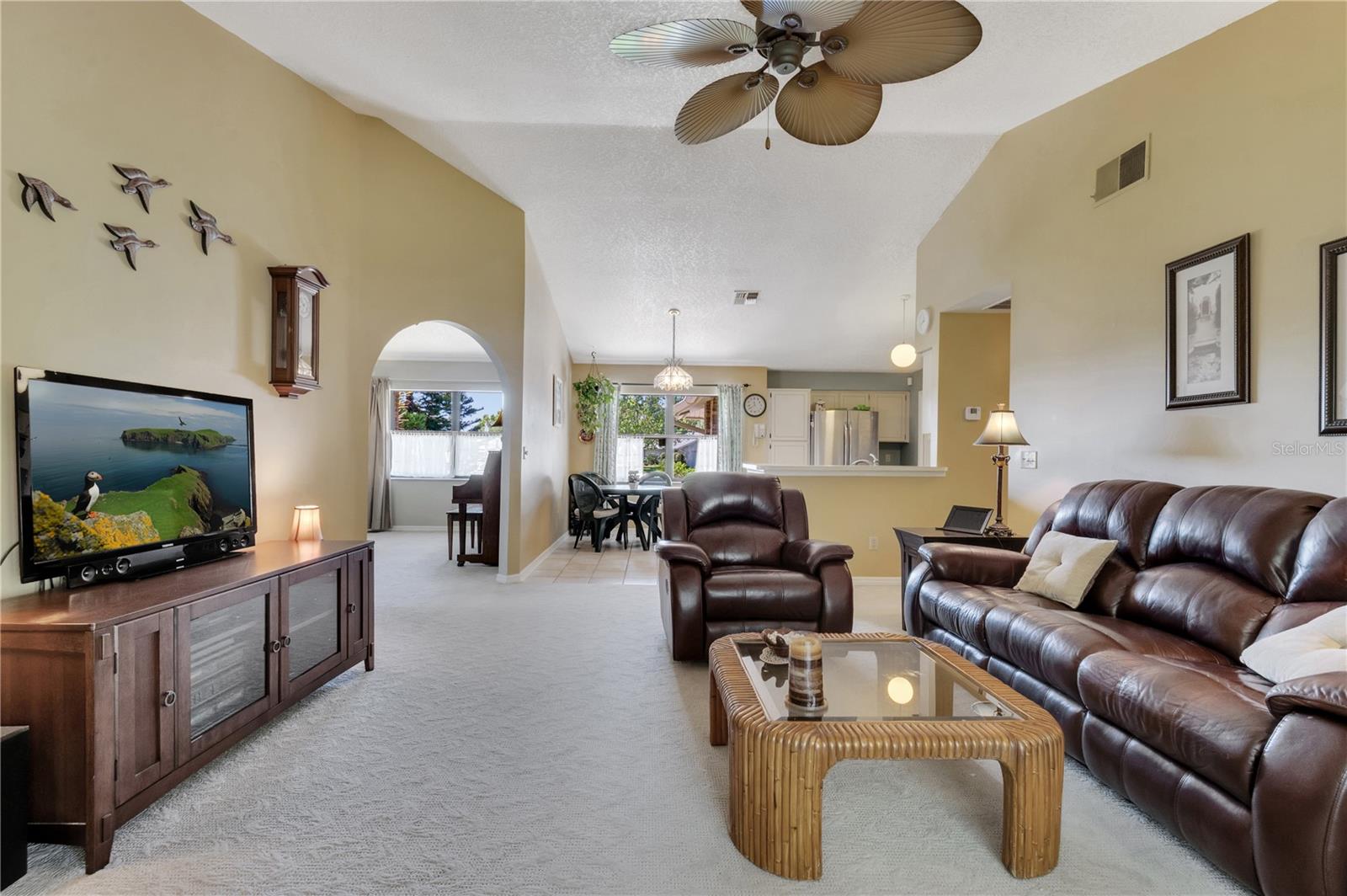 4809 BREEZY PALMS CT