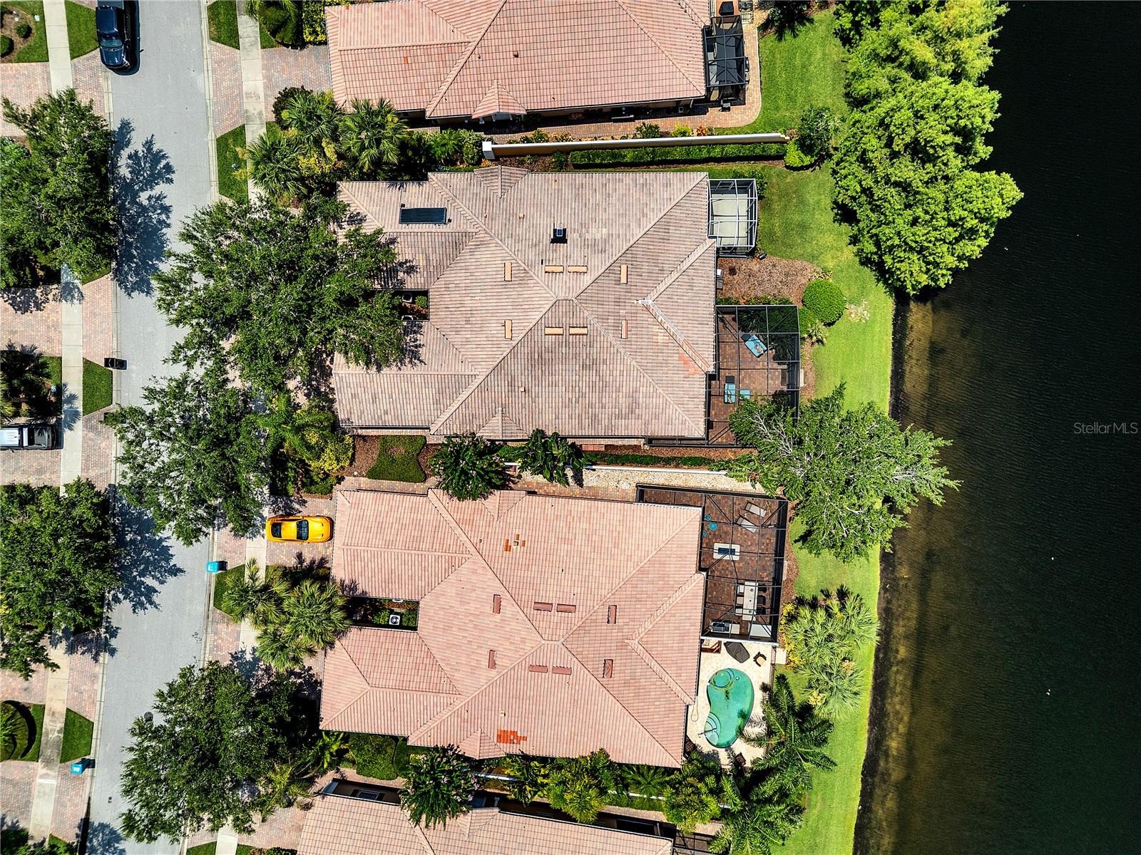 11854 DELFINA LN