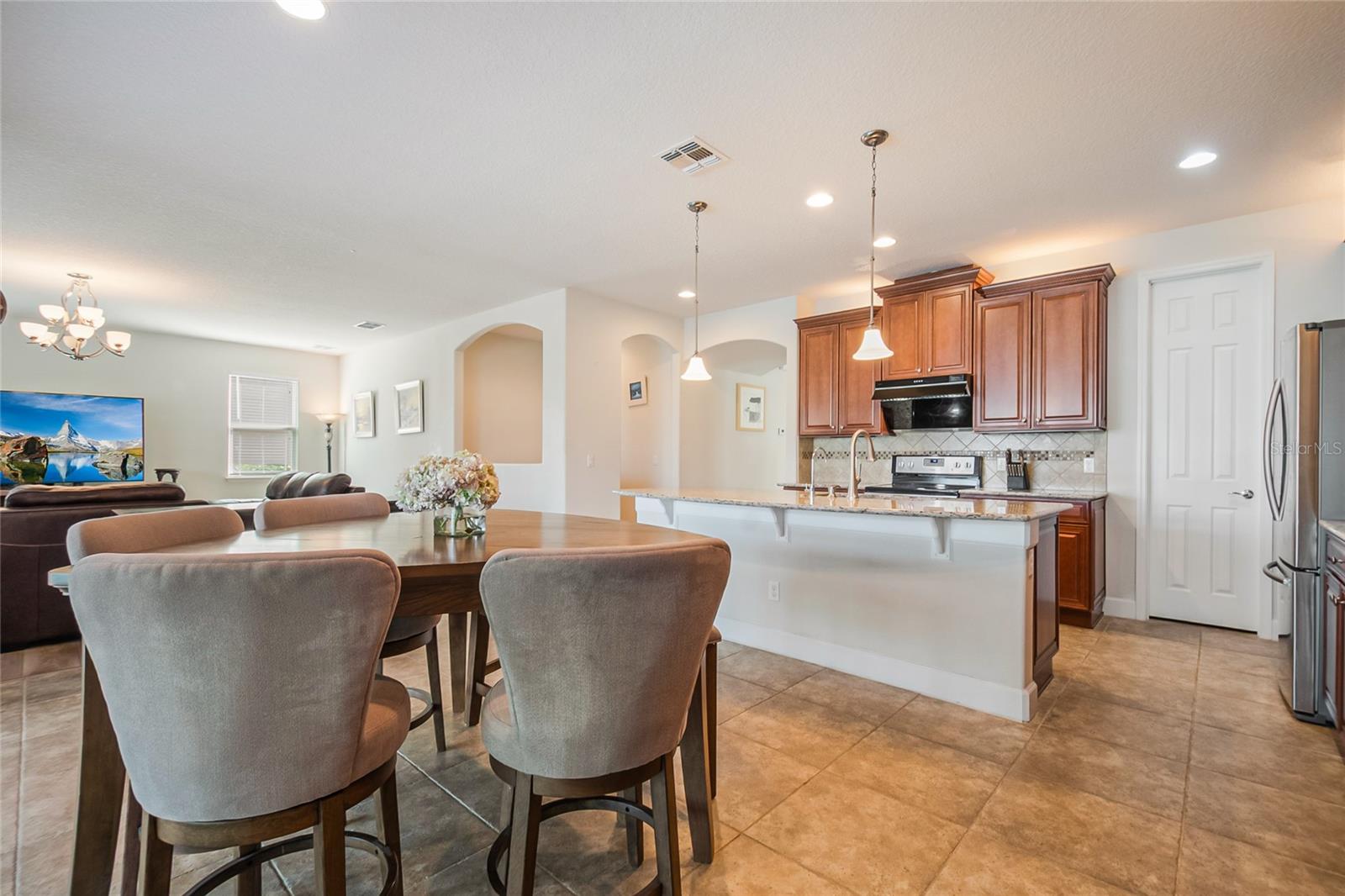 12077 ULETA LN