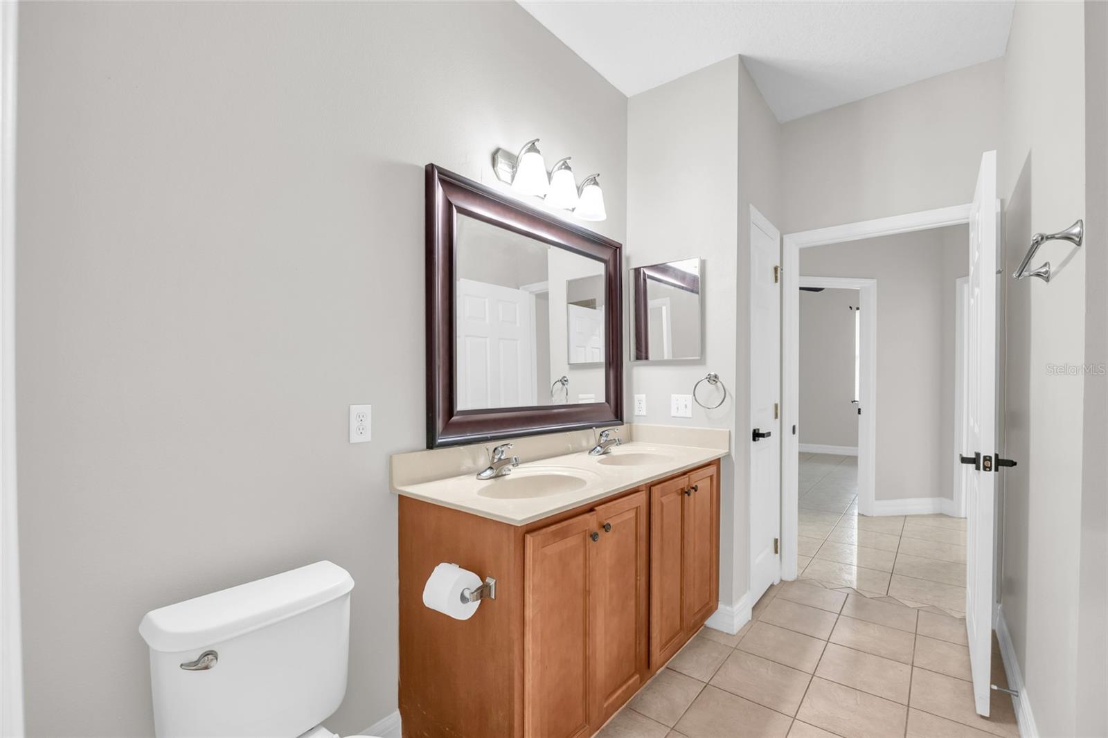 10354 STRATFORD POINTE AVE