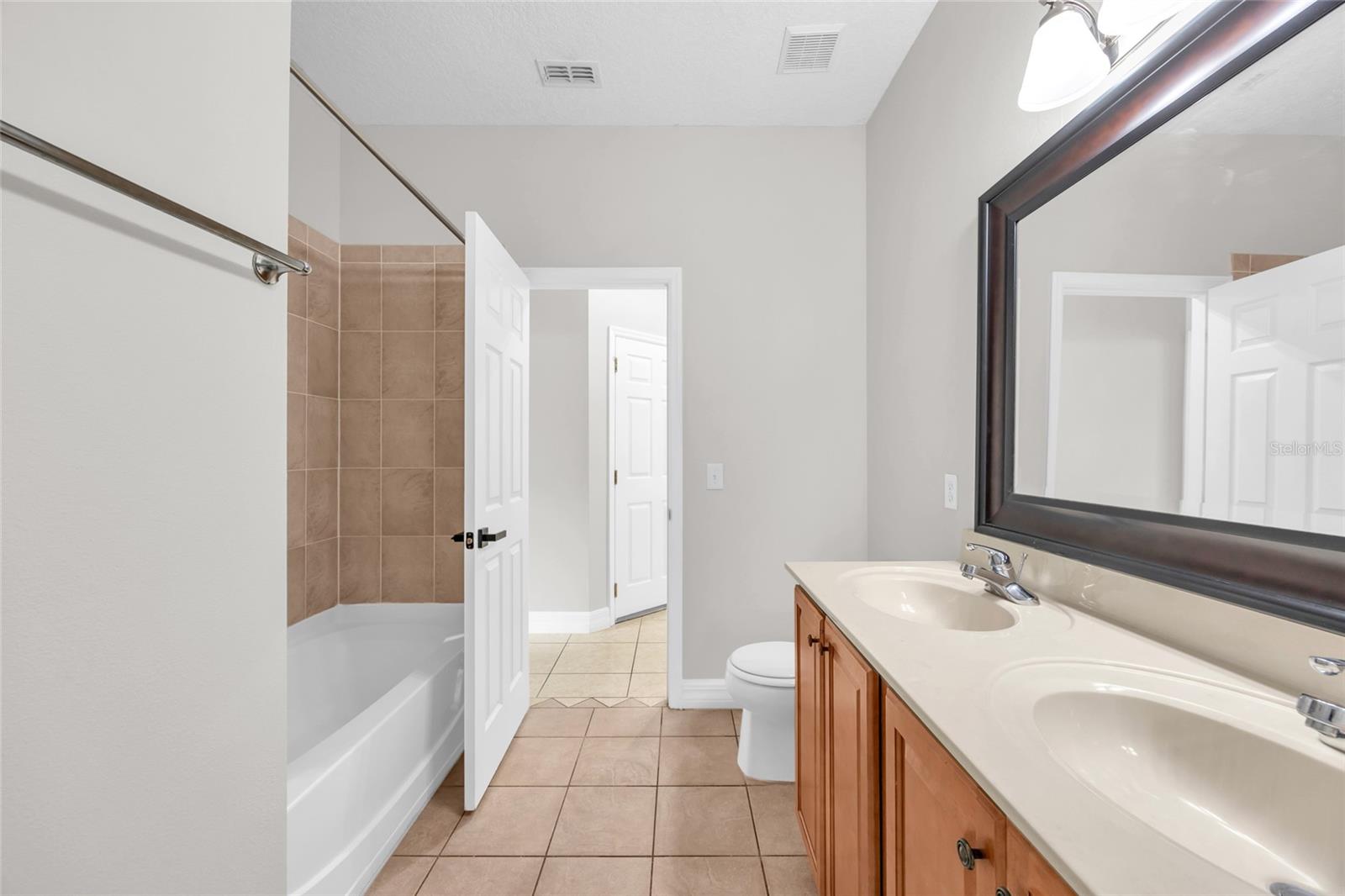 10354 STRATFORD POINTE AVE