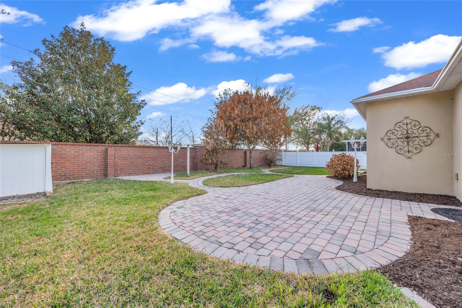 10354 STRATFORD POINTE AVE