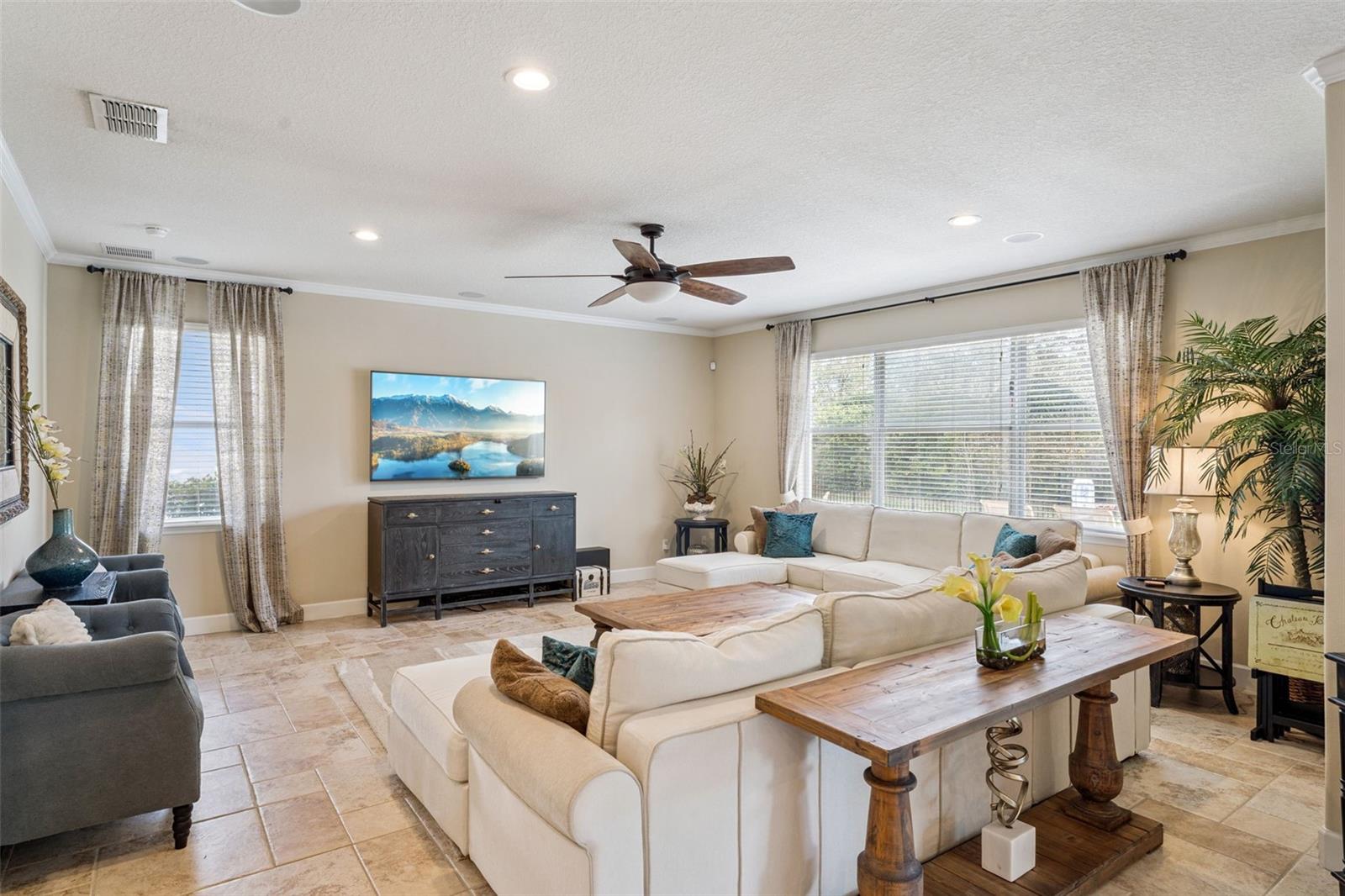 11818 FIORE DR