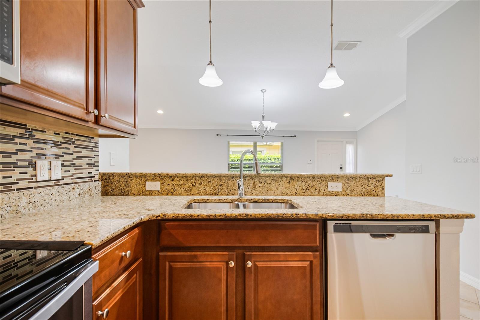 12126 TRIPLETAIL LN