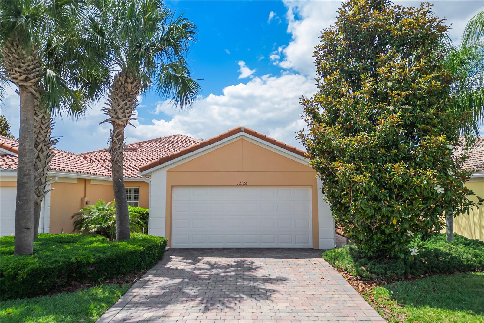 12126 TRIPLETAIL LN