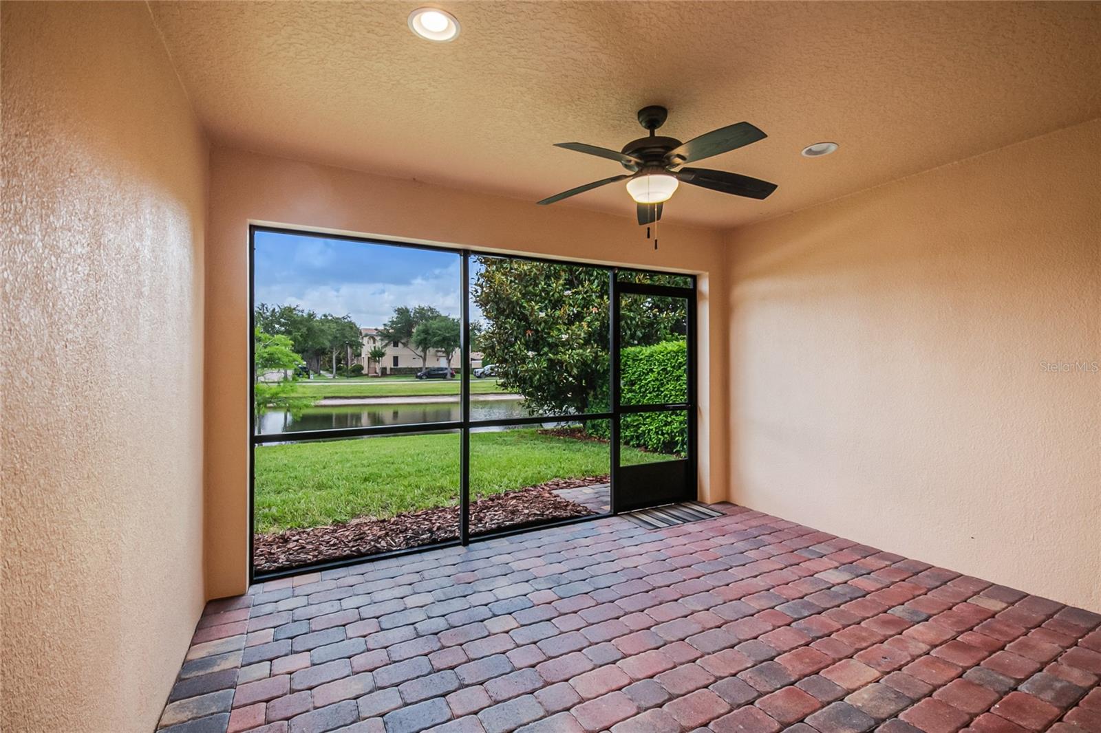 12126 TRIPLETAIL LN
