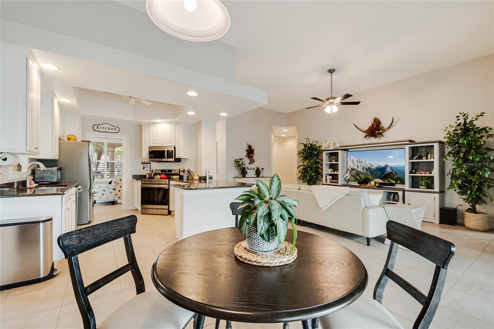 12180 OBELIA LN