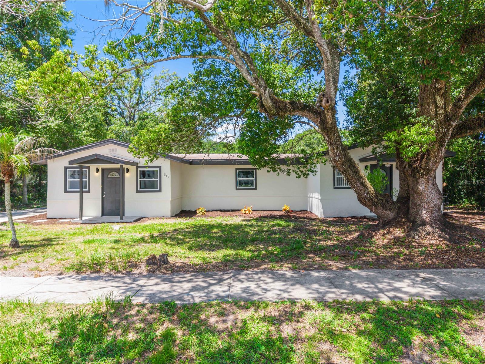842 DENNIS AVE