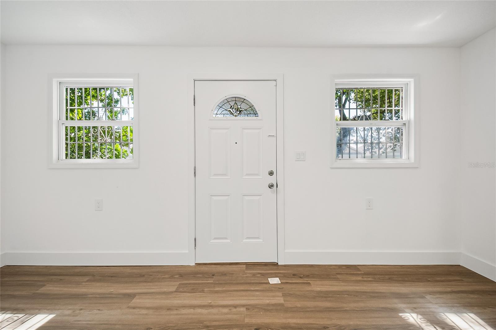 842 DENNIS AVE
