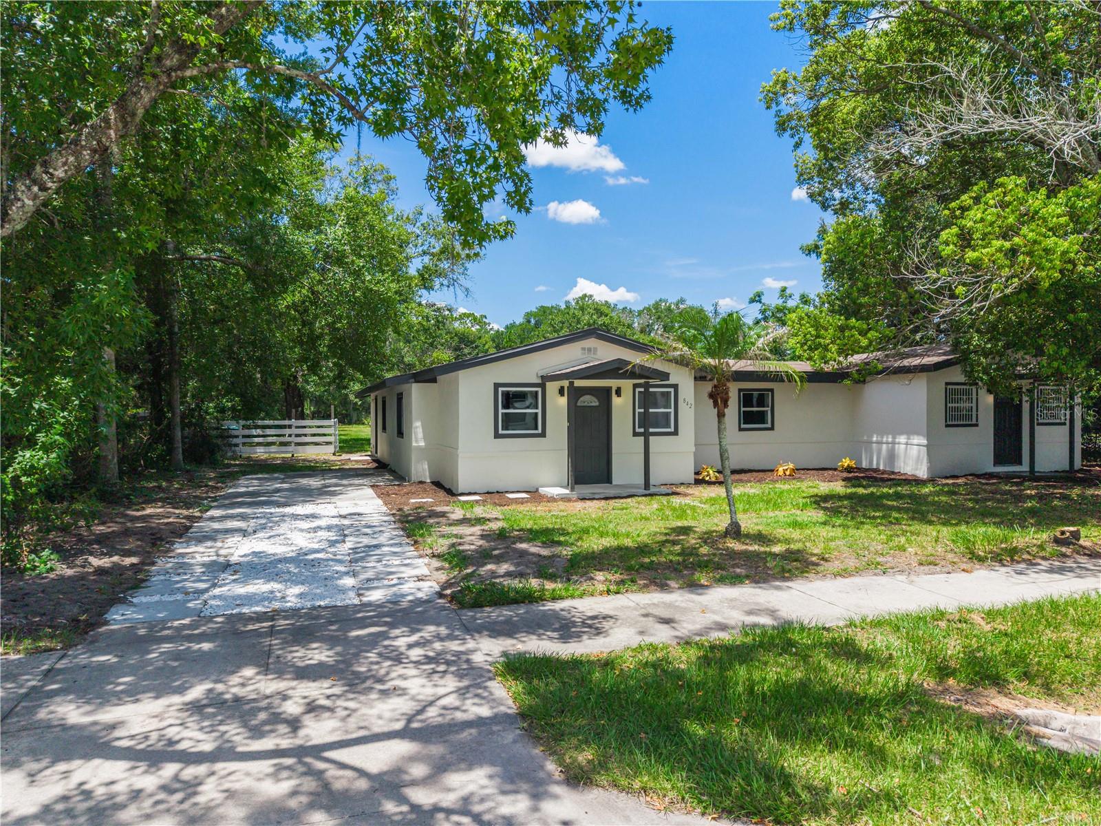 842 DENNIS AVE
