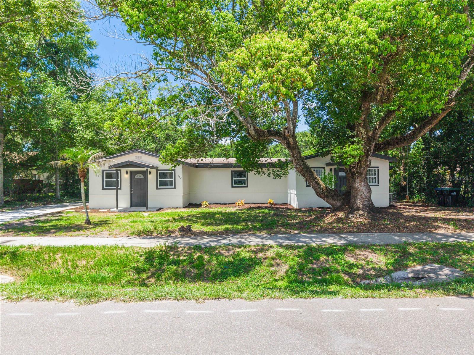 842 DENNIS AVE
