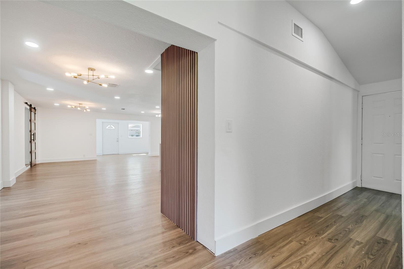 842 DENNIS AVE