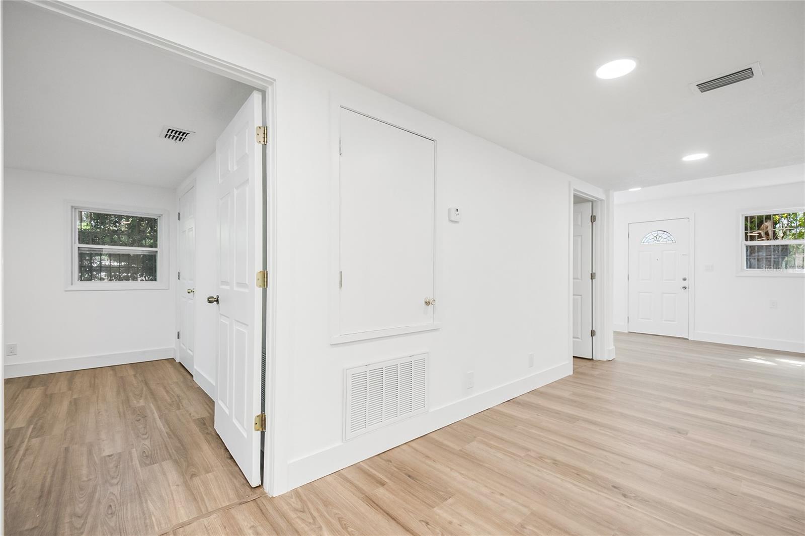 842 DENNIS AVE