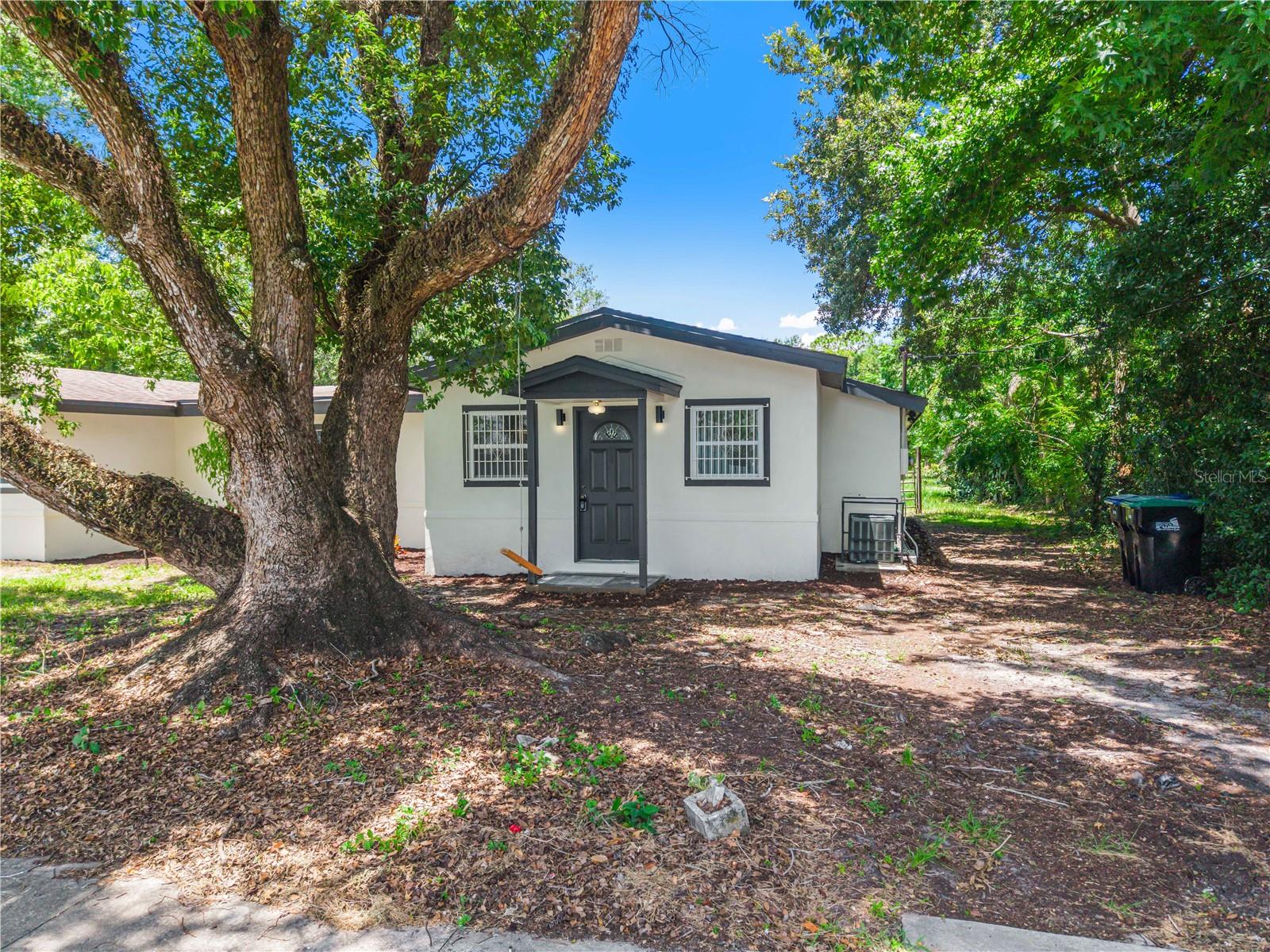 842 DENNIS AVE