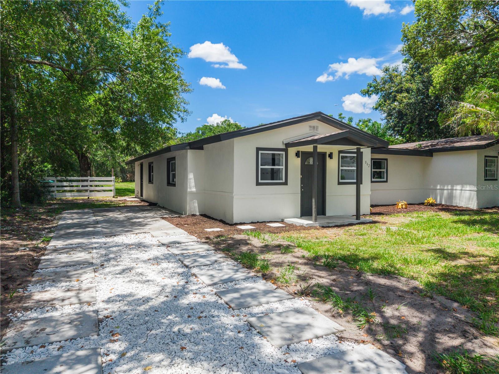 842 DENNIS AVE