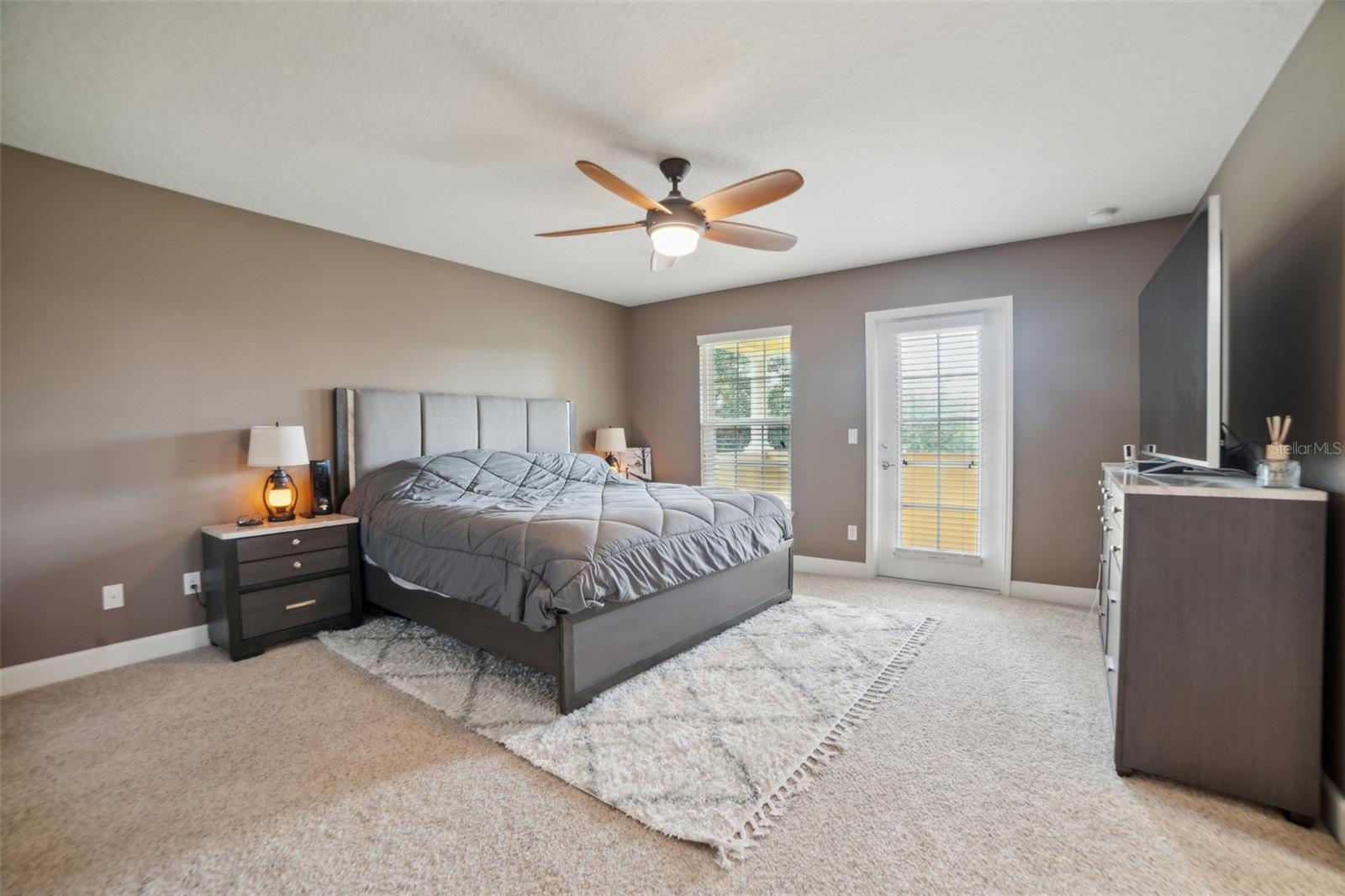 12129 BREDA LN