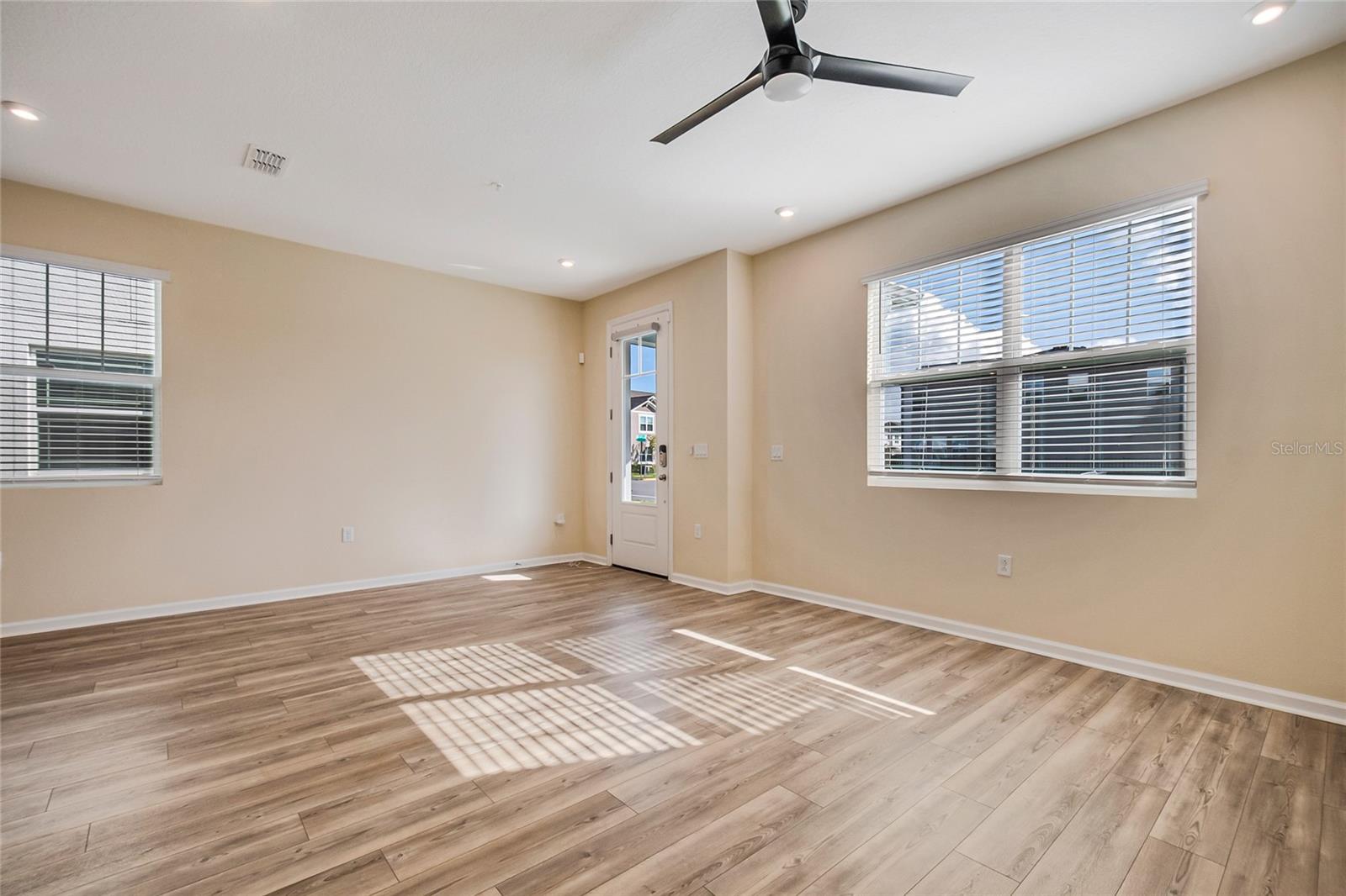 7774 CLOVE HITCH WAY