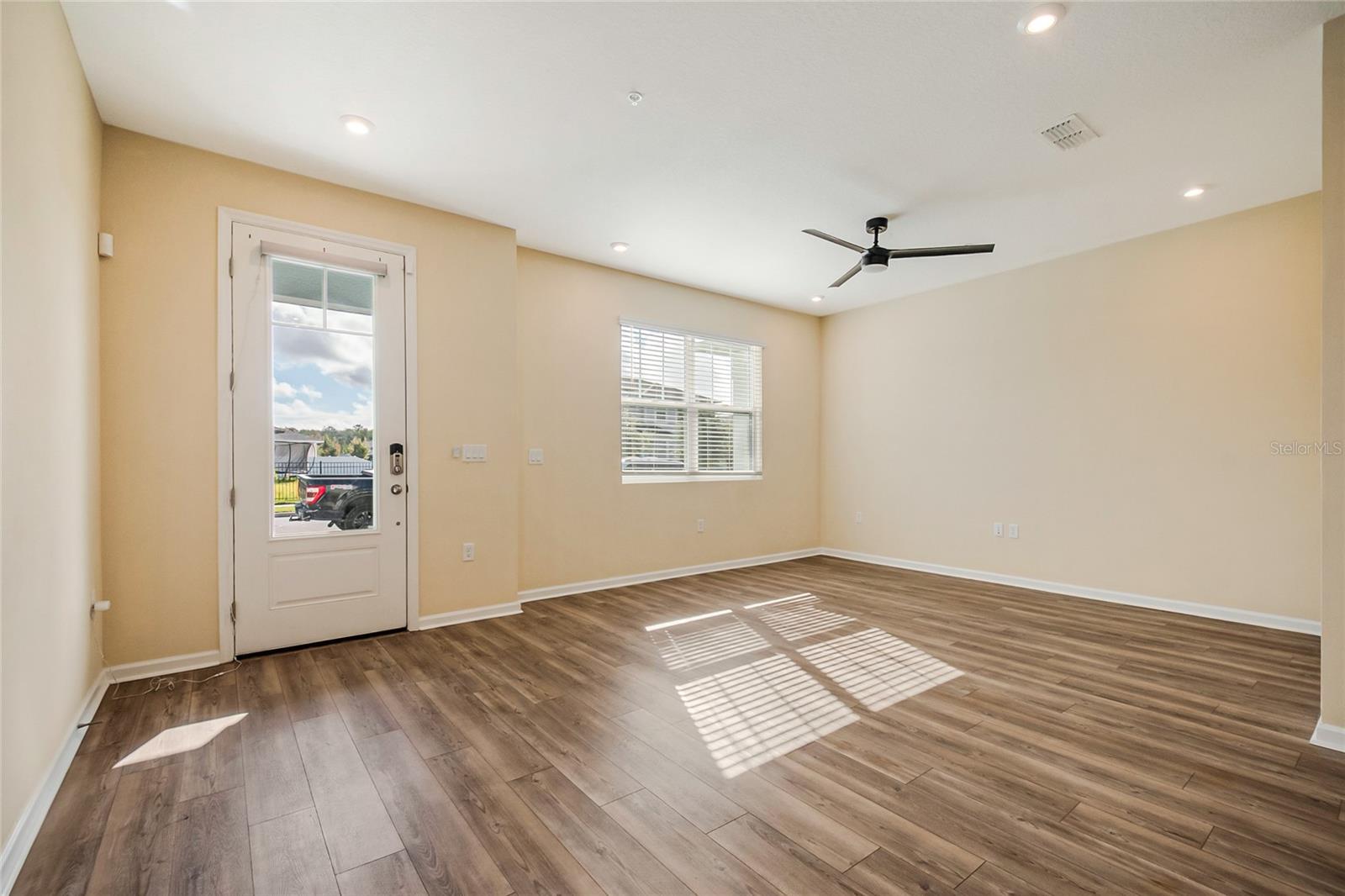 7774 CLOVE HITCH WAY