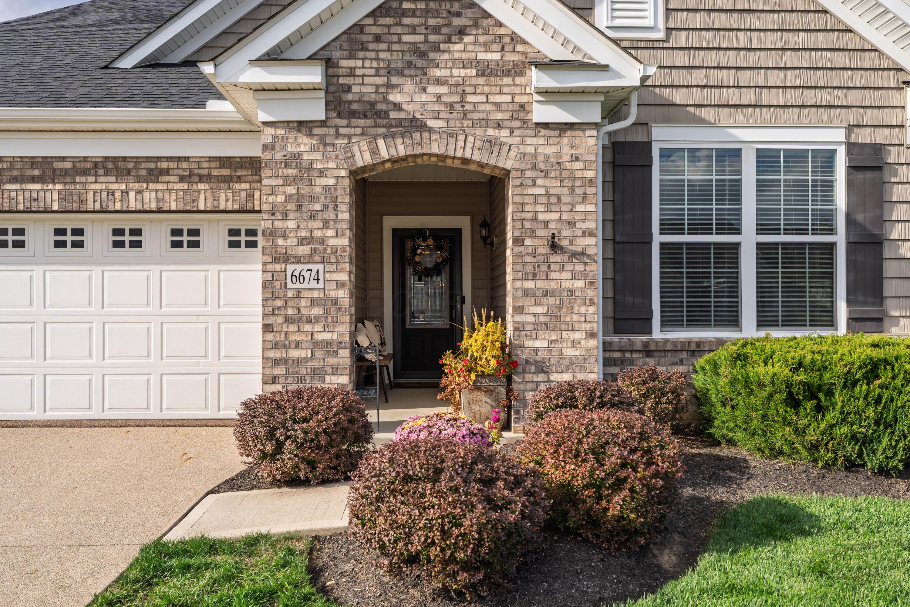 6674 Cat Singer Circle South, Hilliard