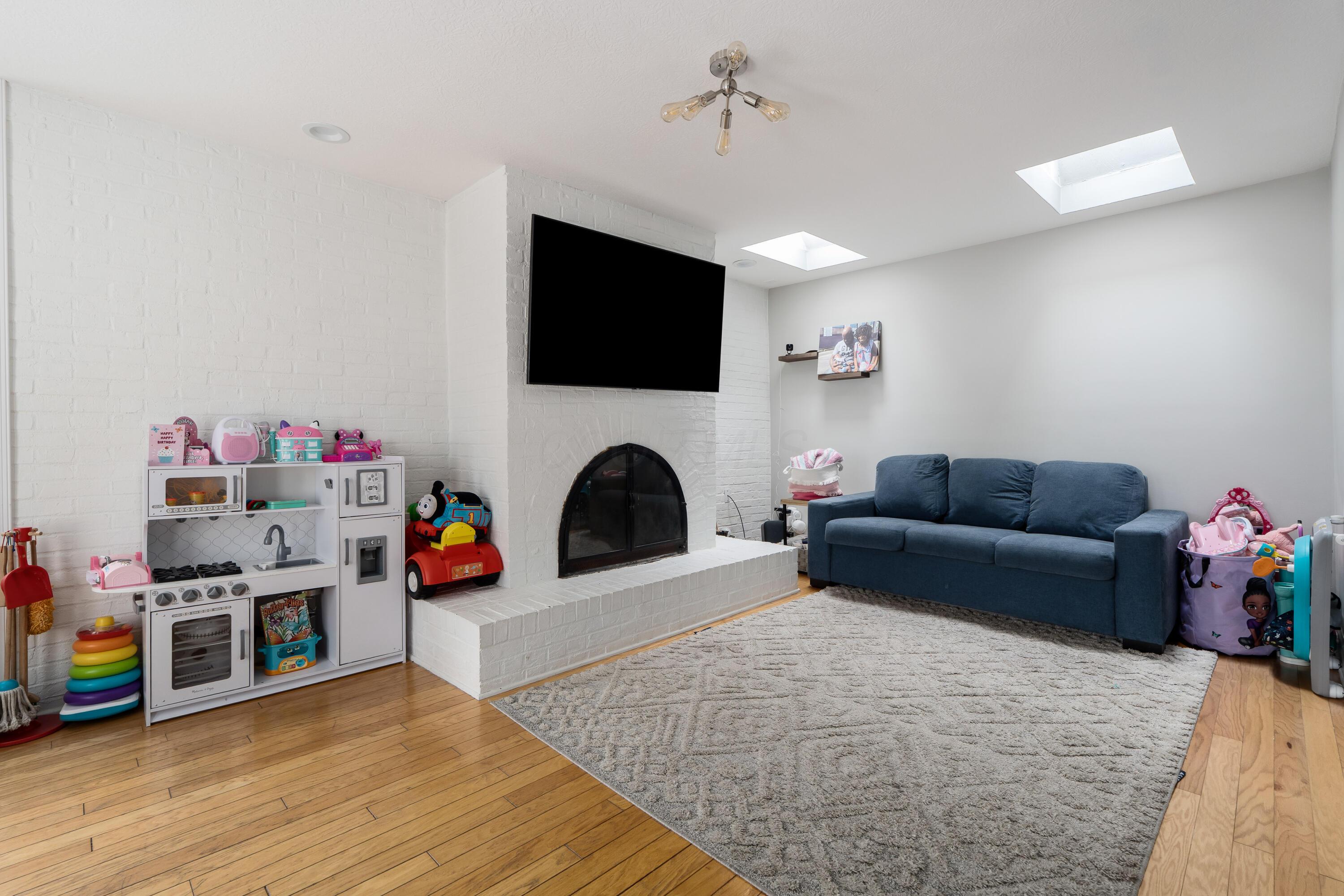 652 Eastmoor Boulevard