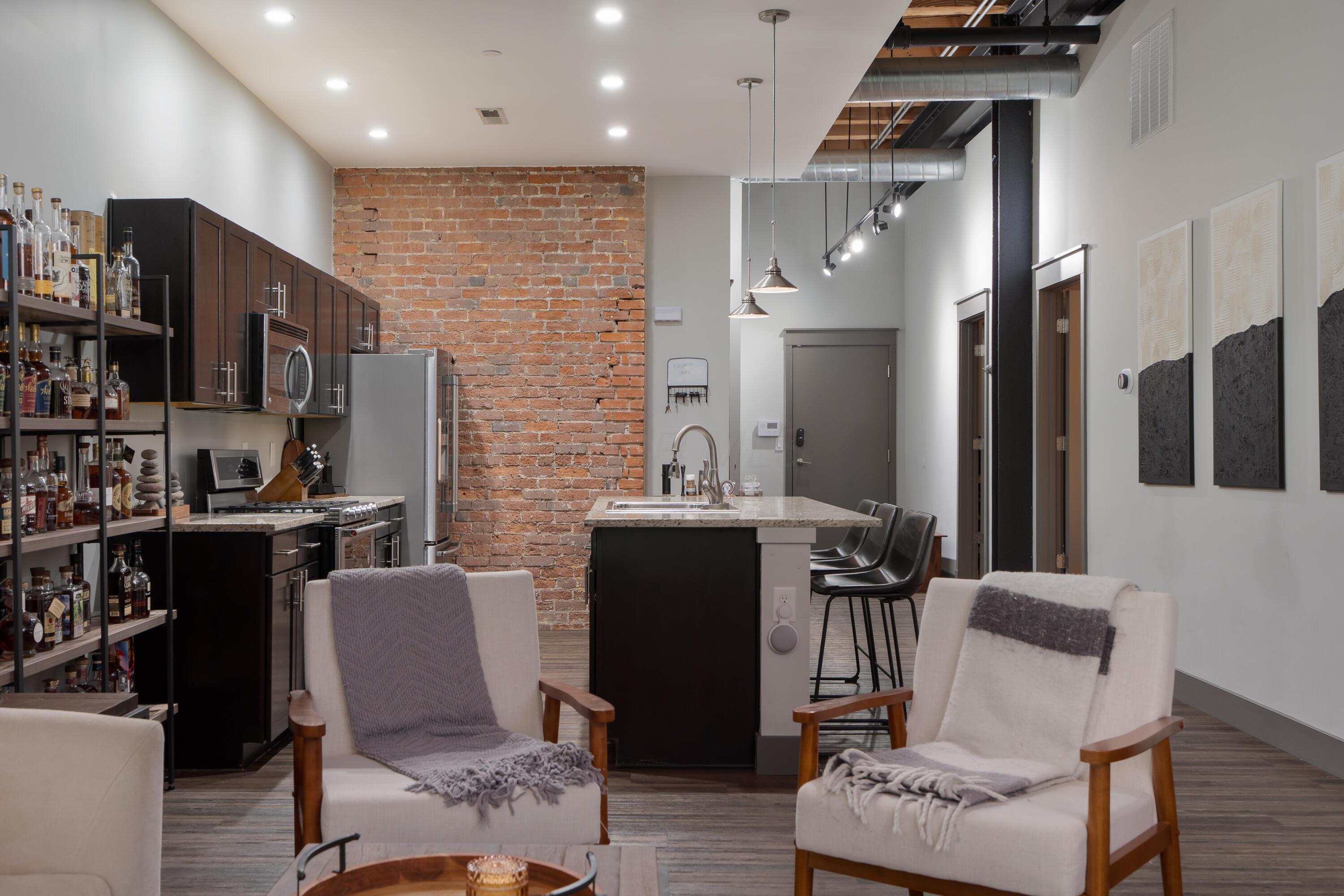 570 S Front Street, 114