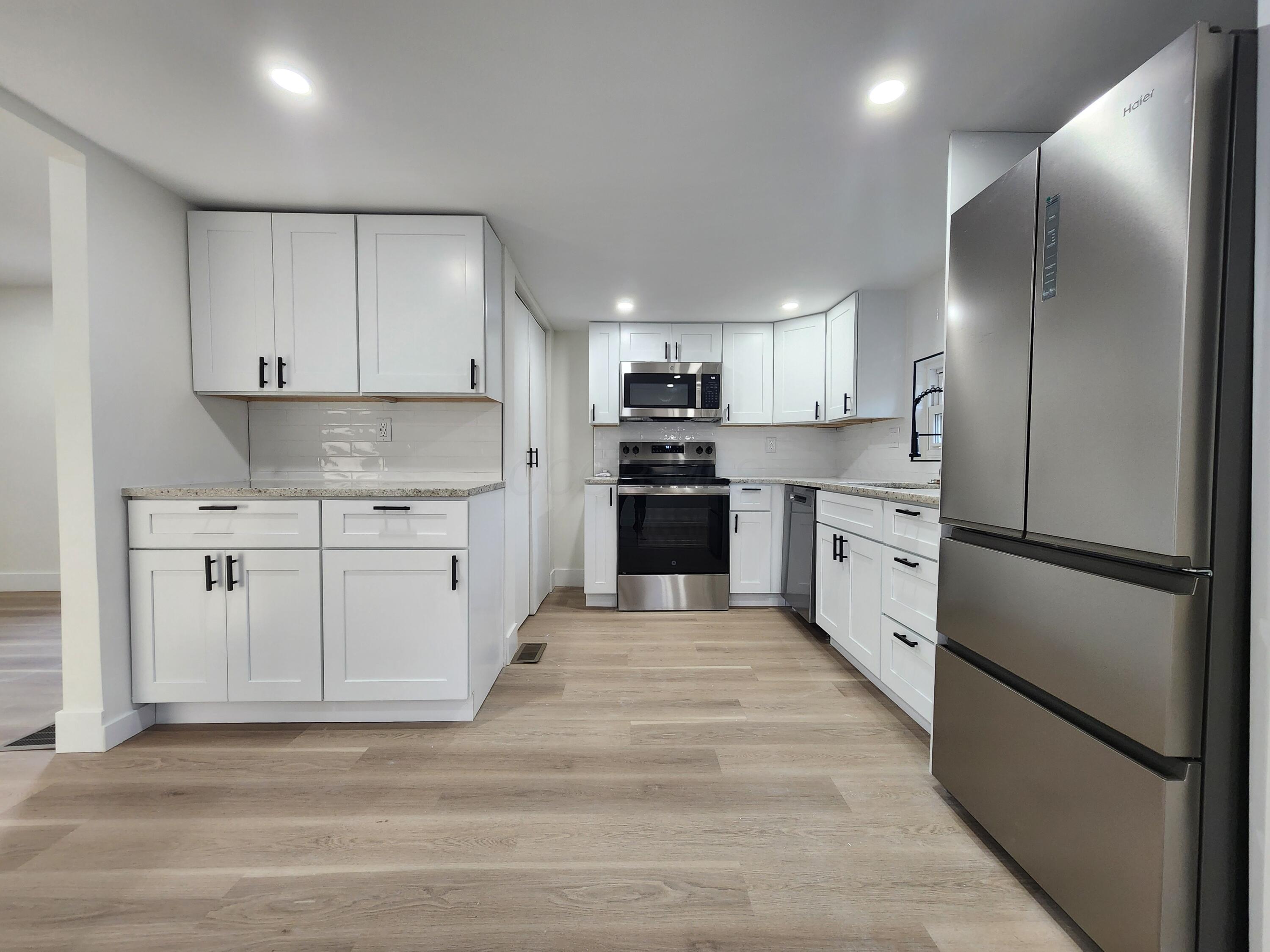 458 W Kanawha Avenue